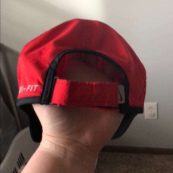 🔴Nike Feathrlight Dri-Fit Hat🔴 make me an offer! - Picture 3 of 4
